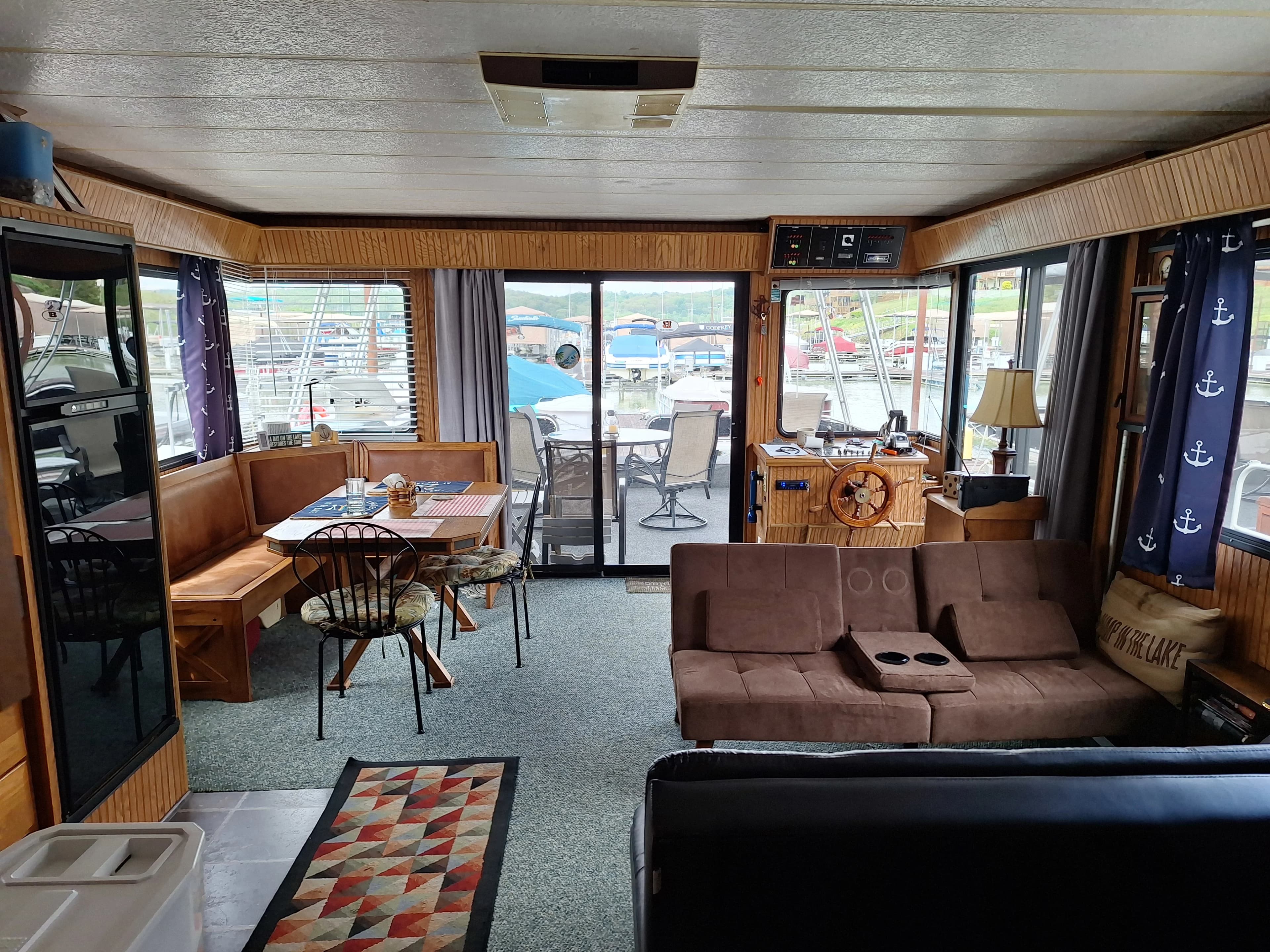 1995 JAMESTOWNER HOUSEBOAT thumbnail 2