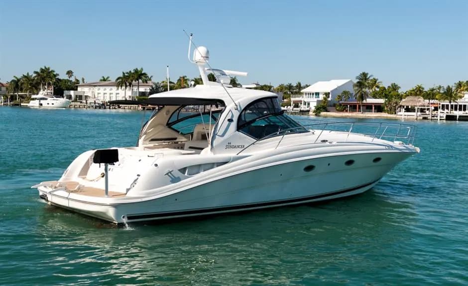 2004 Sea Ray 420 Sundancer thumbnail 2