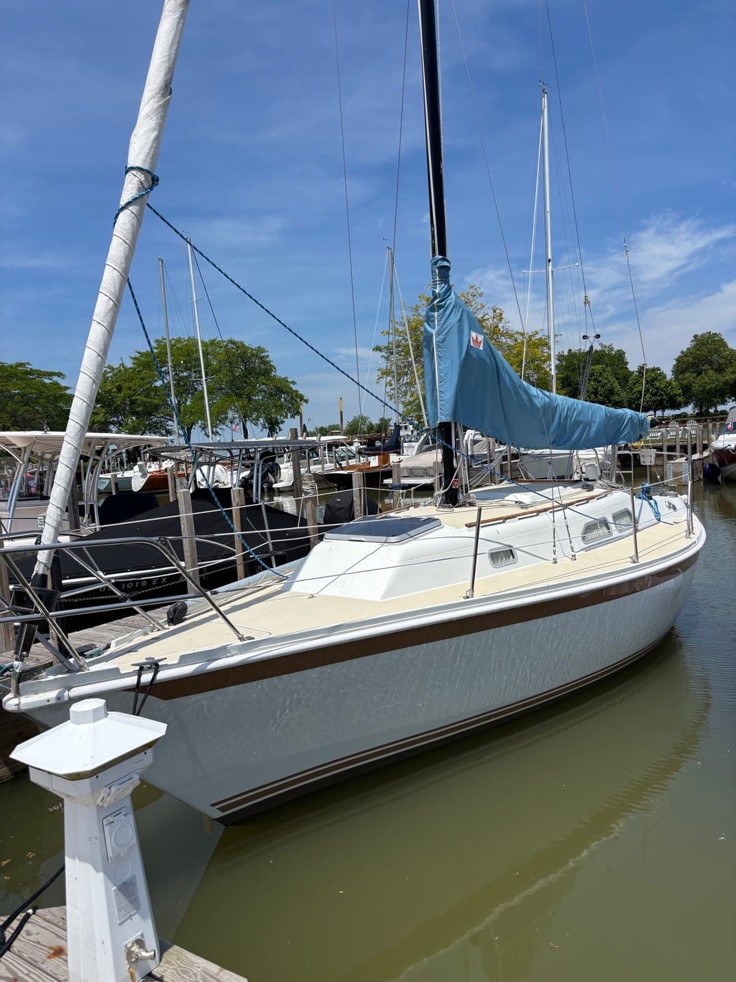 1983 Ericson 28+