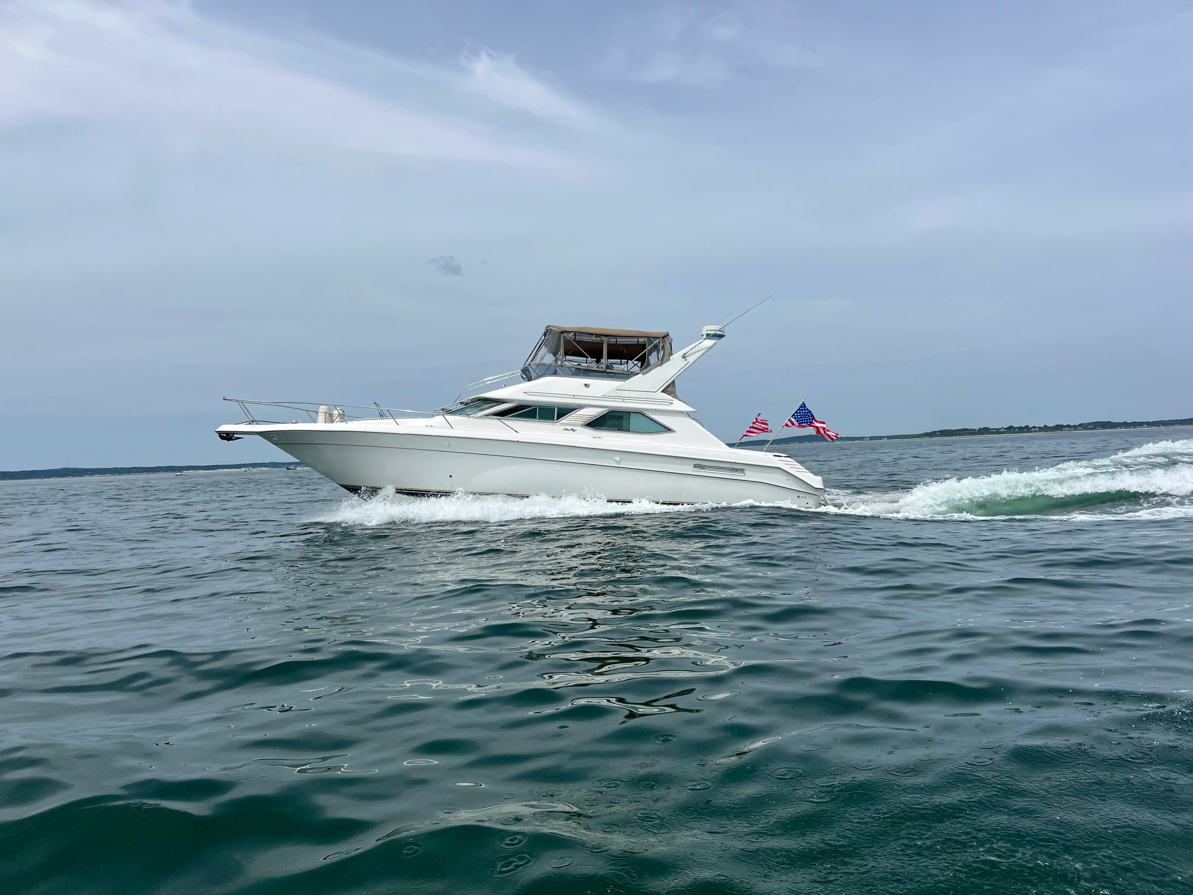 1993 Sea Ray 440 Express Bridge thumbnail 2