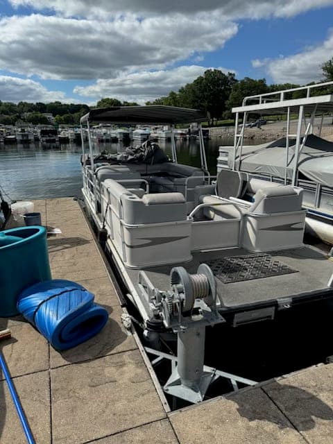 1991 Lowe Pontoon VS 24 foot