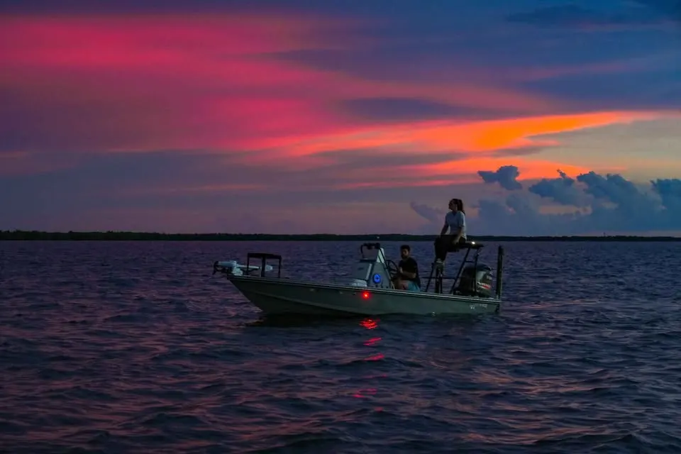2019 Hewes Redfisher 18 thumbnail 2