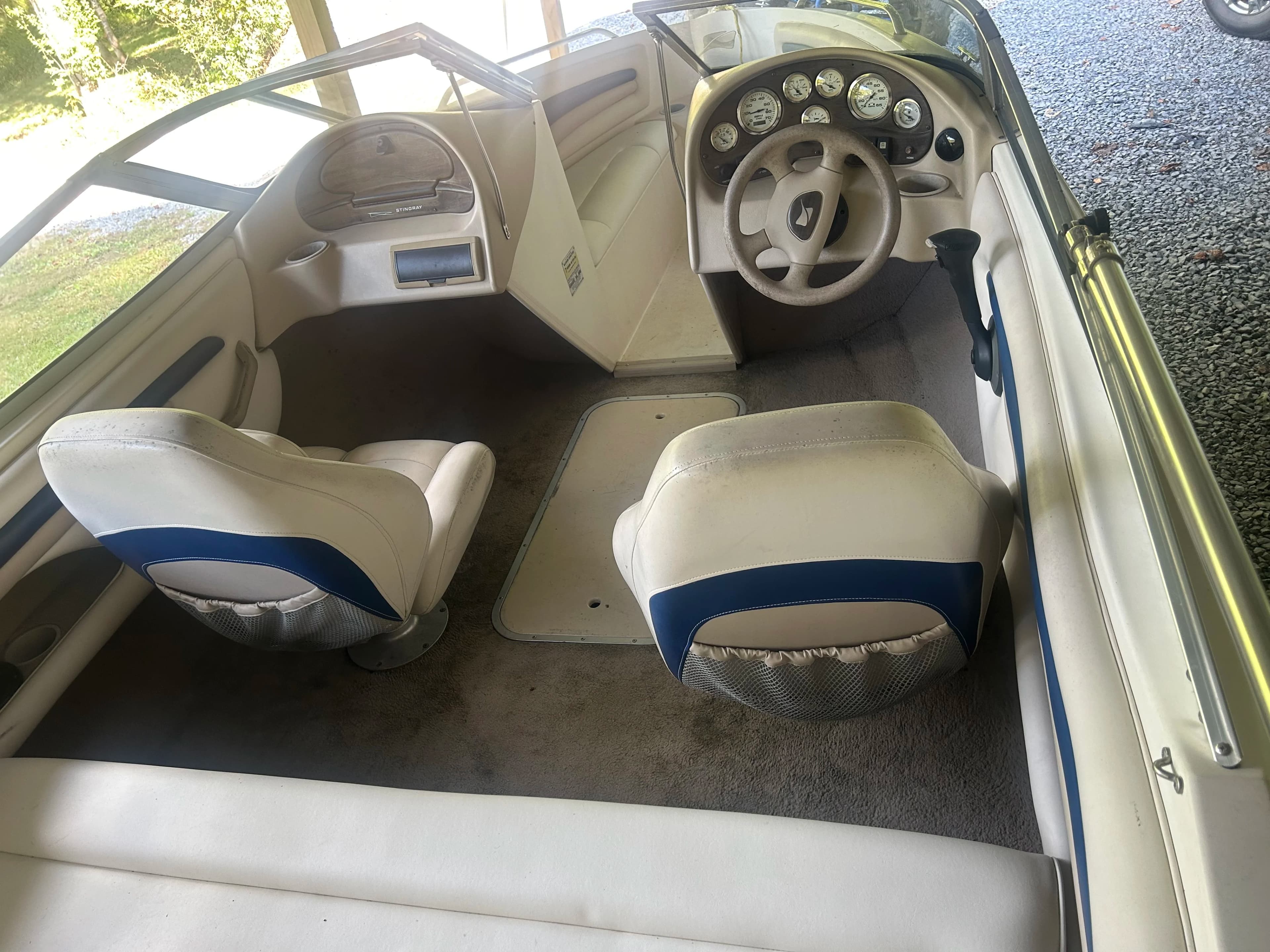 2002 Stingray 180LS