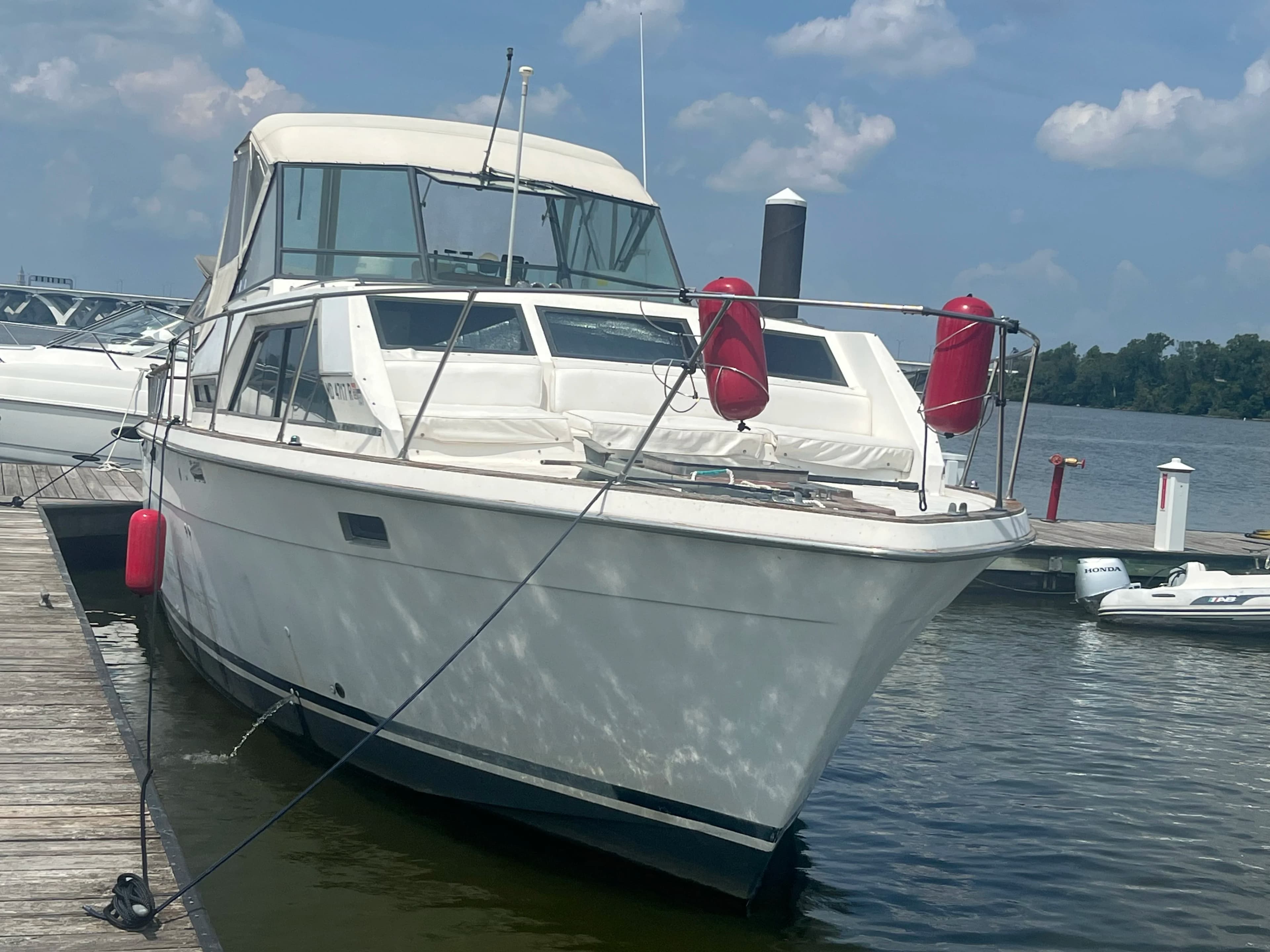 1972 Trojan 36 tri-cabin