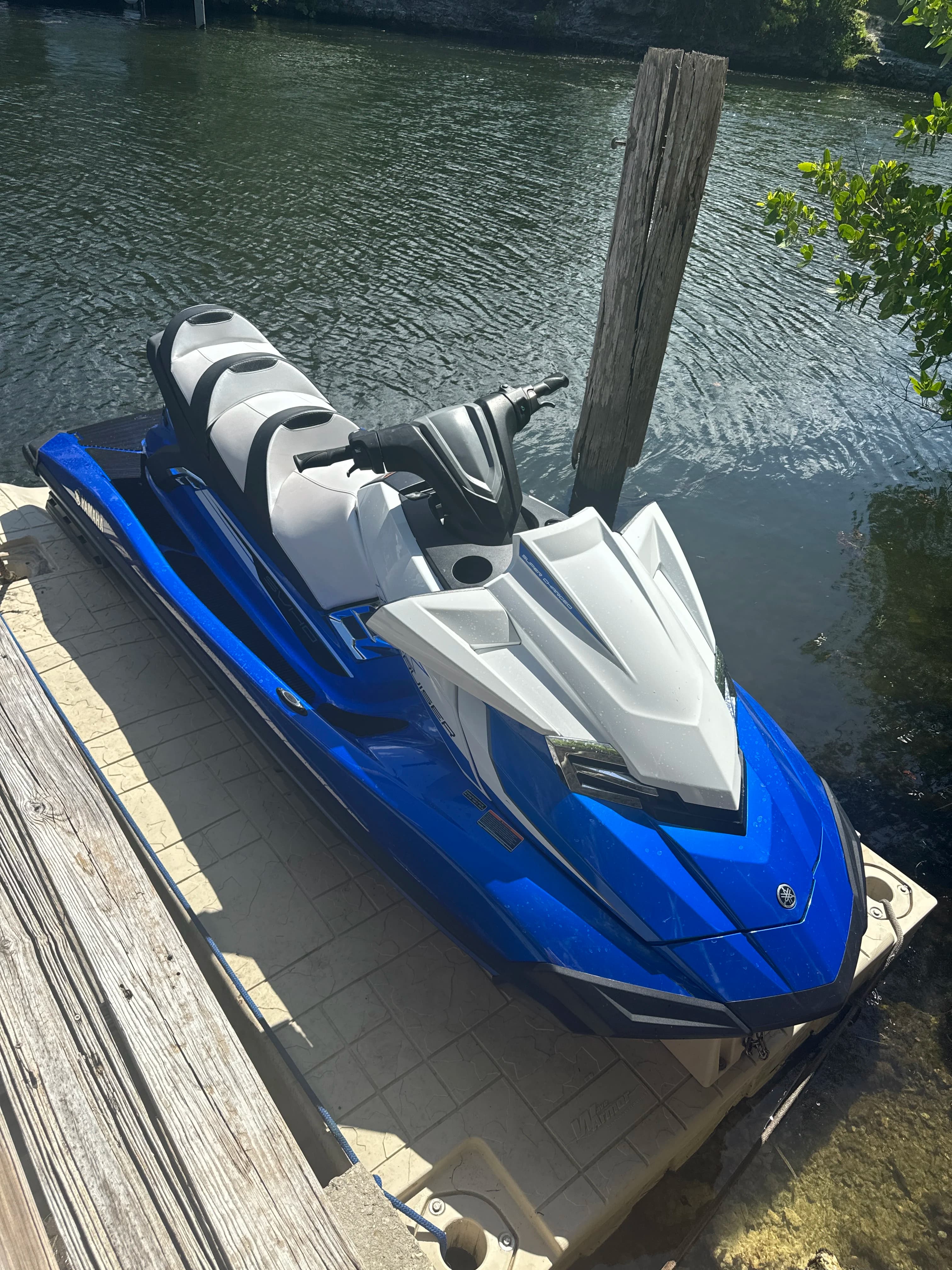 2018 Yamaha FX Cruiser SVHO thumbnail 2
