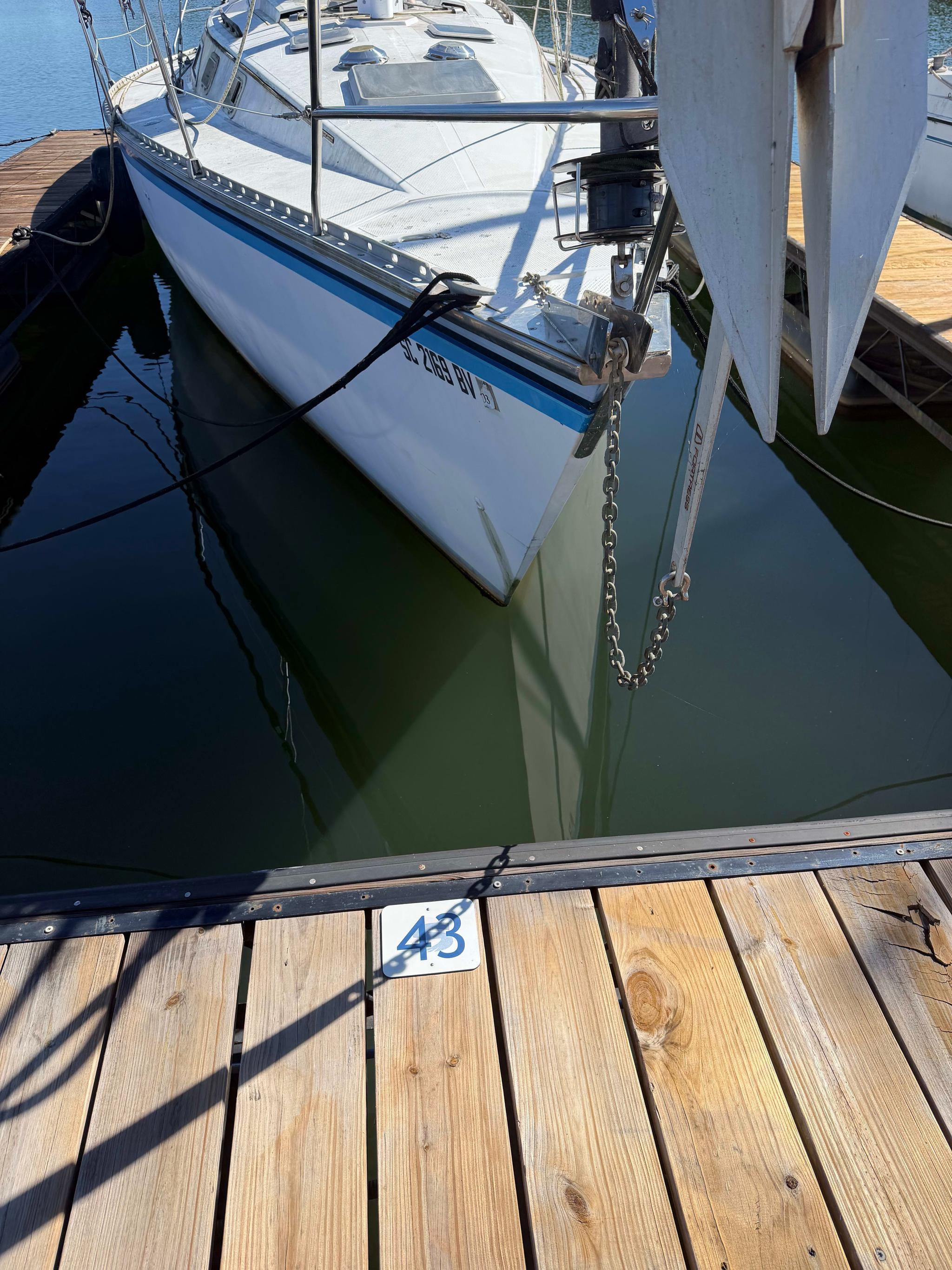 1984 Hunter Sailboat thumbnail 2