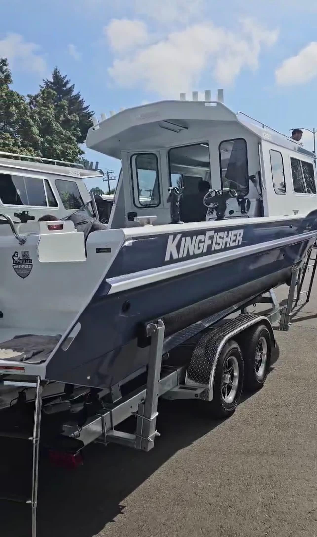 2026 KingFisher 2825 Coastal Express thumbnail 1