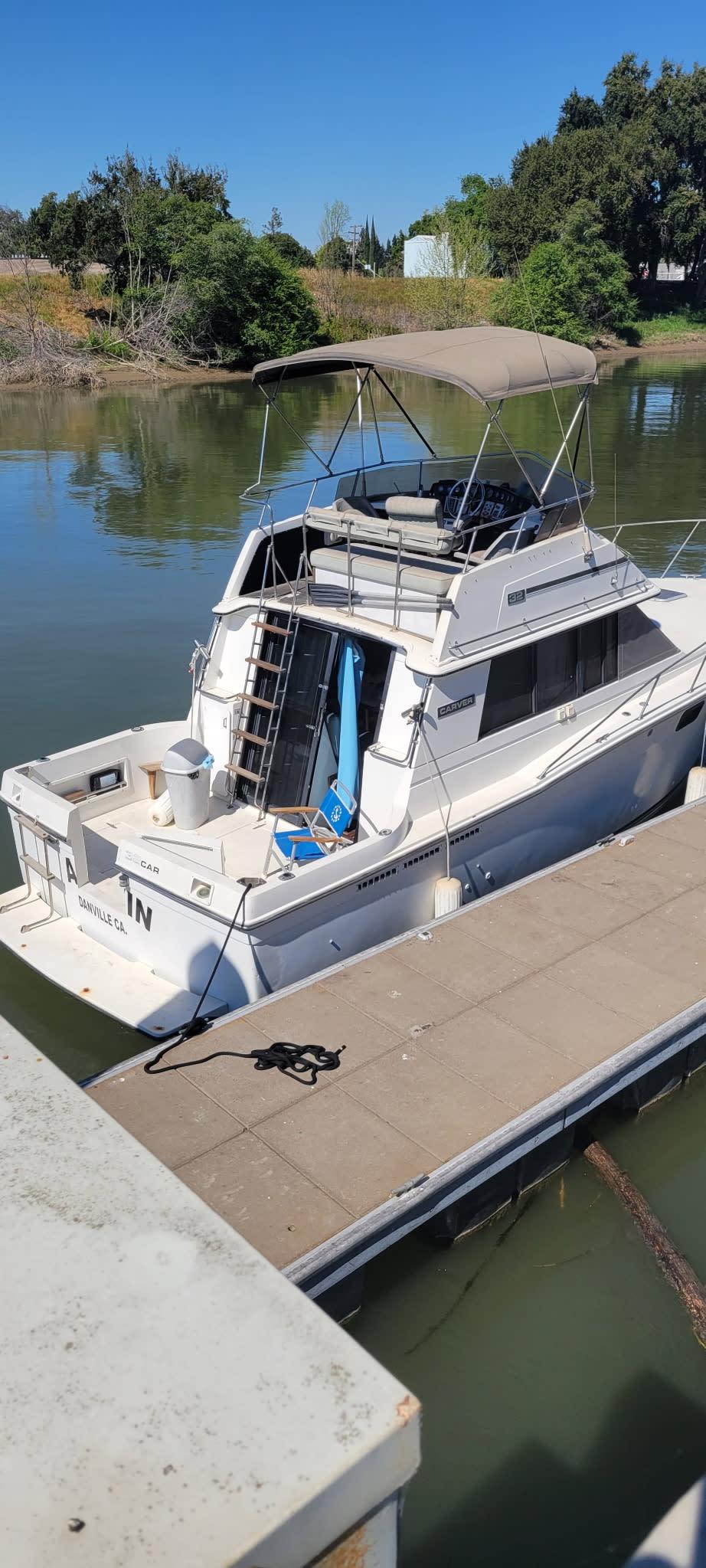 1988 1998 convertible carver 32’ Convertible