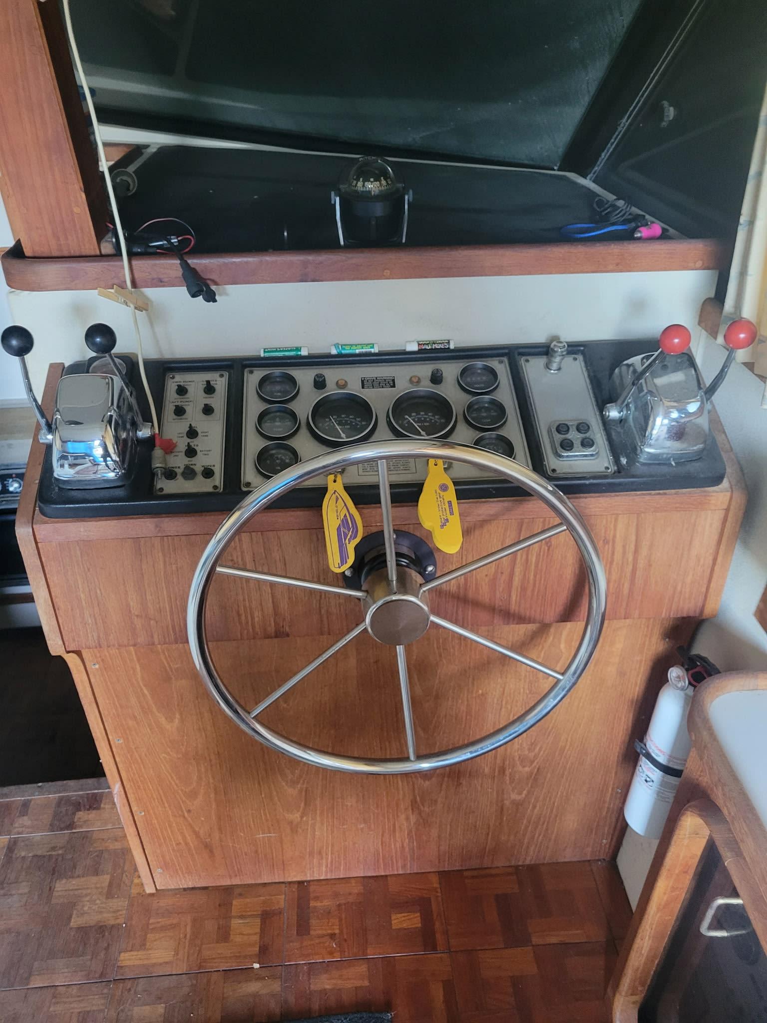 1988 1998 convertible carver 32’ Convertible thumbnail 1